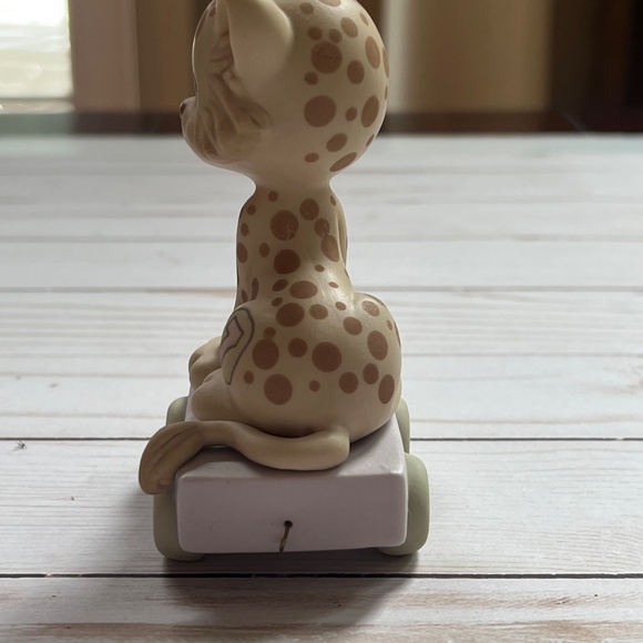 Precious Moments Birthday Train Age 7 "Wishing You Grr-Eatness" Figurine #142027 - Picture 4 of 8